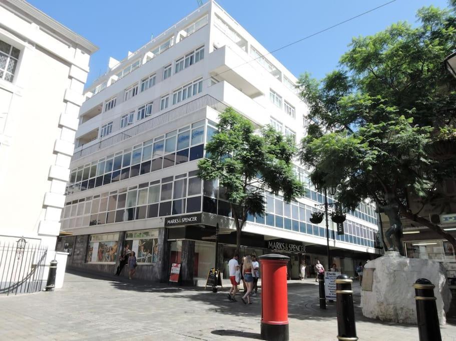 Best Location 2 Bed2 Bath W/Lift In Town! Gibraltar Luaran gambar