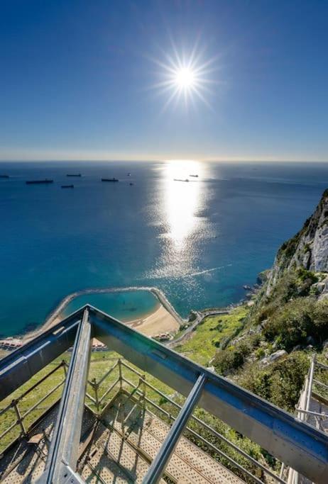 Best Location 2 Bed2 Bath W/Lift In Town! Gibraltar Luaran gambar