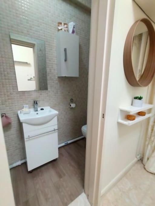 Best Location 2 Bed2 Bath W/Lift In Town! Gibraltar Luaran gambar