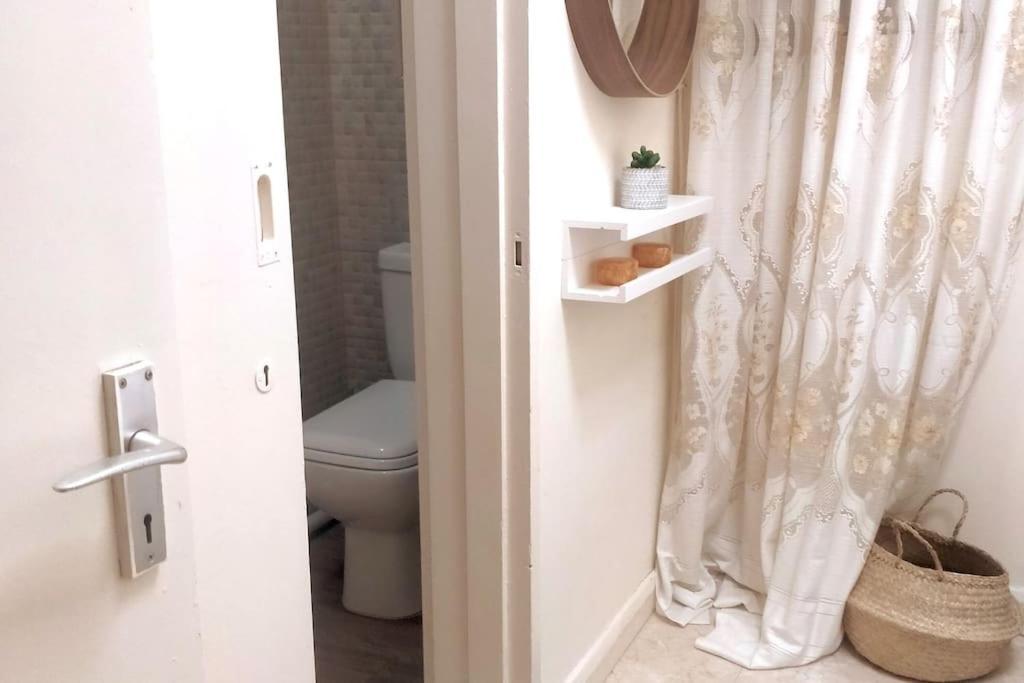 Best Location 2 Bed2 Bath W/Lift In Town! Gibraltar Luaran gambar