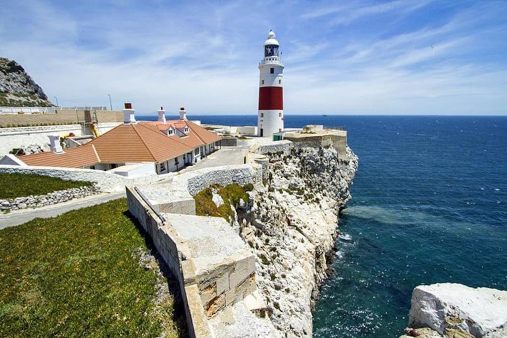 Best Location 2 Bed2 Bath W/Lift In Town! Gibraltar Luaran gambar