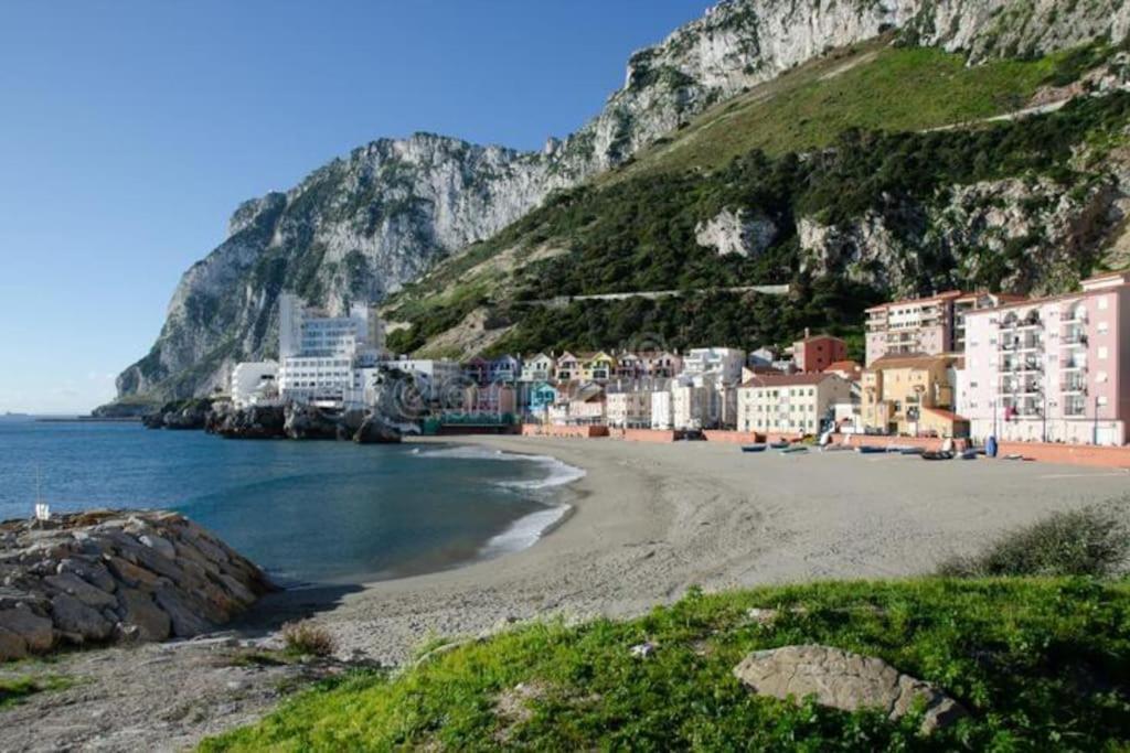 Best Location 2 Bed2 Bath W/Lift In Town! Gibraltar Luaran gambar
